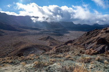Tenerife 'deki Teide Ulusal Parkı' nın ziyareti ve volkanik manzaralar, Kanarya Adaları, İspanya
