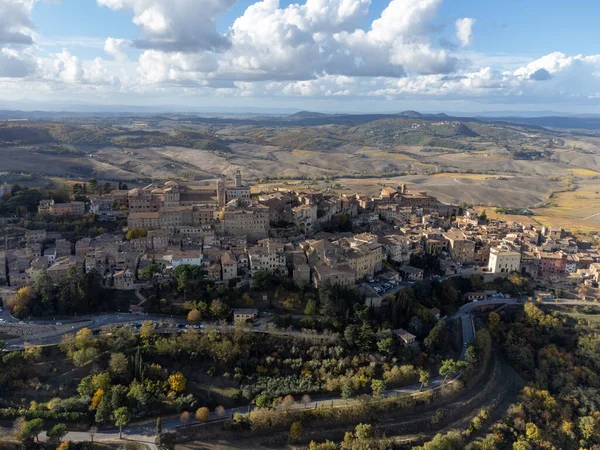Aerial View Óváros Montepulciano Dombok Tanúja Szőlőültetvények Toszkána Olaszország — Stock Fotó