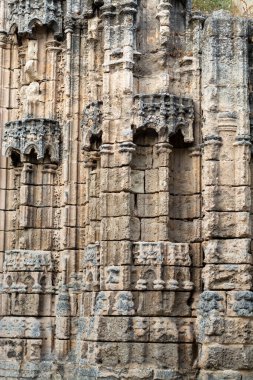 Puerto de Santa Mara 'nın eski kısımlarında yürümek, Sherry şarabı yapmak, Endülüs, İspanya yazın, mimari detaylar.