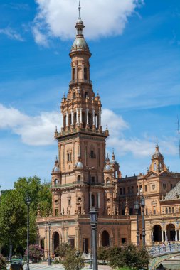 Eski tarihi Endülüs kasabası Seville, İspanya. İşlerin mimari detaylarını incele. Endülüs 'te yaz.