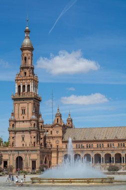 Eski tarihi Endülüs kasabası Seville, İspanya. İşlerin mimari detaylarını incele. Endülüs 'te yaz.