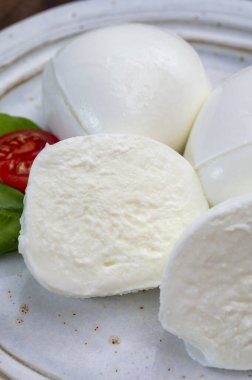 Taze İtalyan peyniri mozzarella di buffalo şok tabancası.