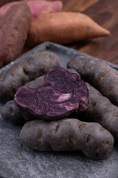 Coloridos Belgas Trufa Púrpura Patatas Verduras Raíz Rosa Púrpura Naranja —  Fotos de Stock