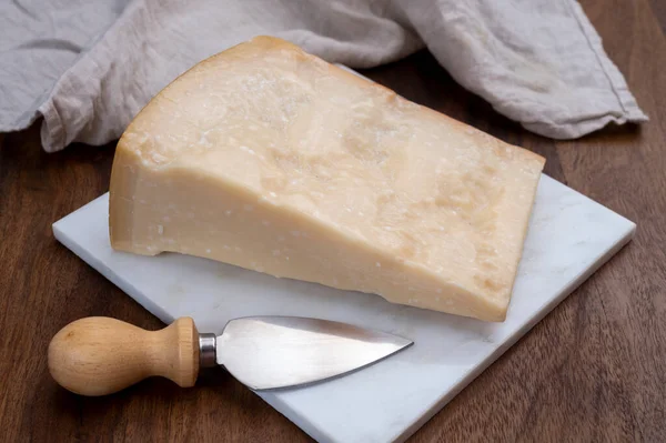 Queijo Parmigiano Reggiano Parmesão Duro Italiano Base Leite Vaca Região — Fotografia de Stock