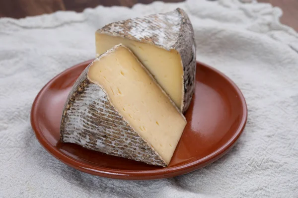 Fransk Bergsost Från Alperna Tomme Savoie Närbild — Stockfoto