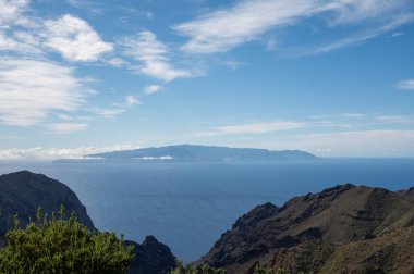 İspanya, Tenerife, Kanarya Adaları 'ndaki Teno kırsalından La Gomera adasına bakın.