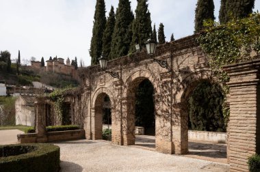 Bahar ayında eski dünya mirası şehri Granada, Endülüs, İspanya 'da yürüyüş