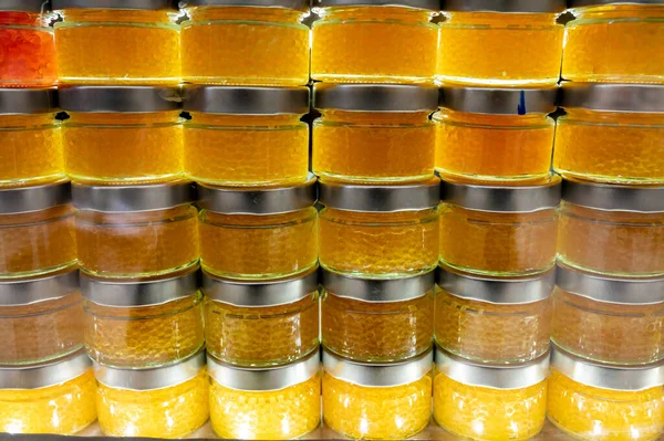 Pequeñas Latas Vidrio Con Salmón Pescado Real Caviar Rojo Naranja — Foto de Stock