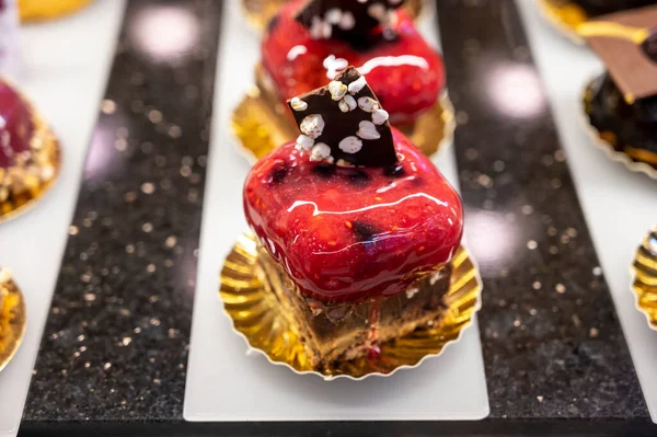 Österreichische Desserts Verschiedene Arten Von Schokolade Und Obstkuchen Traditionellen Backcafé — Stockfoto