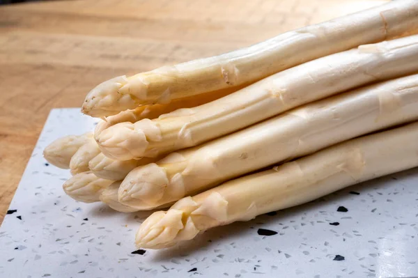 Bunch Fresh Dutch Raw White Asparagus Vegetables First Harvest Spring — Stock Photo, Image
