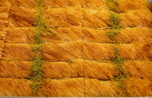 Turkish Arabic Sweet Dessert Baklava Burma Kadayif Made Filo Pastry — Foto de Stock