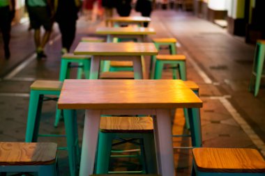 El Puerto de Santa Mara 'nın eski kısımlarında yürümek, Şeri şarabı yapmak, Endülüs, İspanya yazın, sokak kafesi.