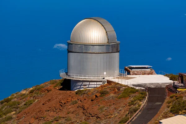 Kilátás Nemzetközi Űrmegfigyelő Teleszkópok Palma Sziget Található Legmagasabb Hegyvonulat Roque — Stock Fotó