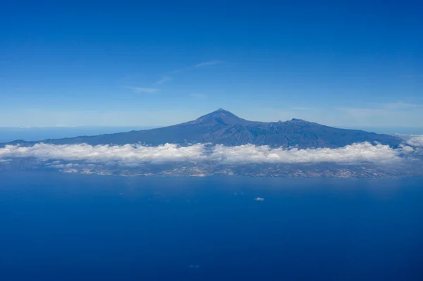 Letecký Panoramatický Výhled Ostrov Tenerife Atlantském Oceánu Vrcholem Hory Teide — Stock fotografie