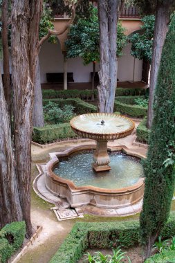 Eski duvarlar, bahçeler ve ortaçağ kalesi Alhambra, Granada, Endülüs, İspanya