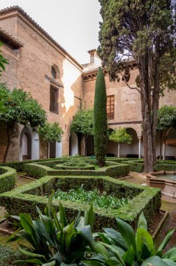 Eski duvarlar, bahçeler ve ortaçağ kalesi Alhambra, Granada, Endülüs, İspanya
