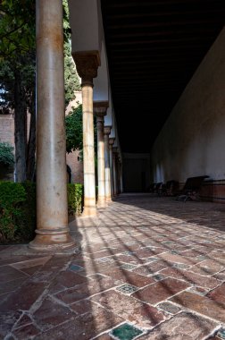 Eski duvarlar, bahçeler ve ortaçağ kalesi Alhambra, Granada, Endülüs, İspanya