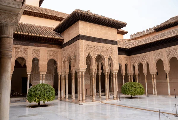 Eski ortaçağ kalesi Alhambra, Granada, Endülüs, İspanya