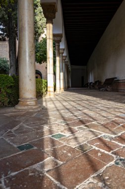 Eski duvarlar, bahçeler ve ortaçağ kalesi Alhambra, Granada, Endülüs, İspanya