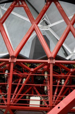 La Palma adasındaki Gran Telescopio Canarias teleskopunun uluslararası uzay gözlemevi ve manzarası en yüksek sıradağlık Roque de los muchachos, Kanarya Adaları, İspanya