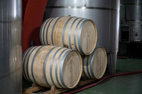 Making Wine Traditional Bodega Steel Tanks Old Wooden Barrels South — Stock Photo, Image