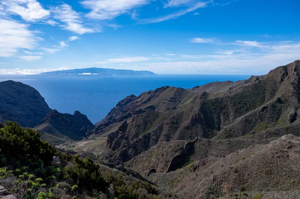 冬のスペイン カナリア諸島のテネリフェ島のRural Teno公園からLa Gomera島での眺め — ストック写真