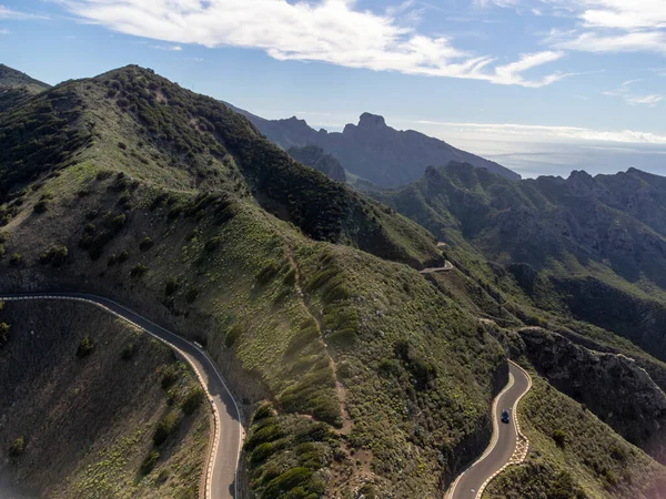 Kışın Tenerife, Kanarya Adaları, İspanya 'daki Teno kırsalındaki yollar ve dağlar