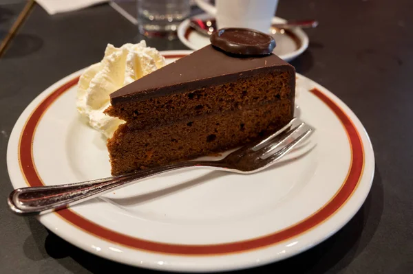 Piece Famous Sachertorte Chocolate Cake Apricot Jam Austrian Origin Served — Fotografia de Stock