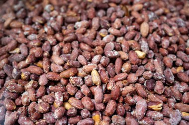 Kavrulmuş şekerli fıstık, lezzetli sağlıklı vejetaryen yemekleri.