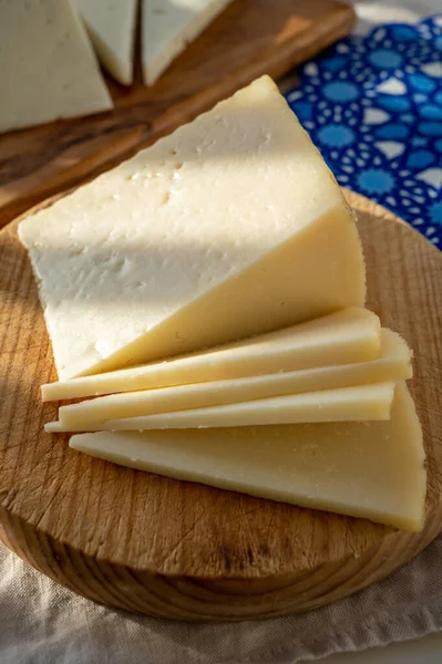 Spanish Hard Manchego Cow Sheep Goat Cheese Served Outdoor Morning — Stockfoto