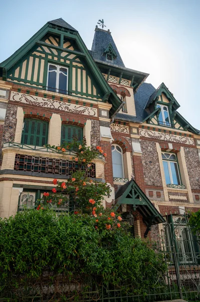 Stare Francuskie Domy Pięknej Miejscowości Veules Les Roses Wybrzeżu Atlantyku — Zdjęcie stockowe