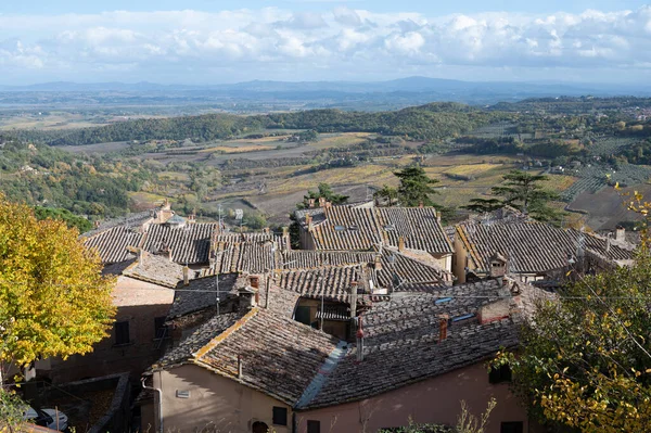 Uitzicht Oude Daken Heuvels Wijngaarden Van Oude Stad Montepulciano Toscane — Stockfoto