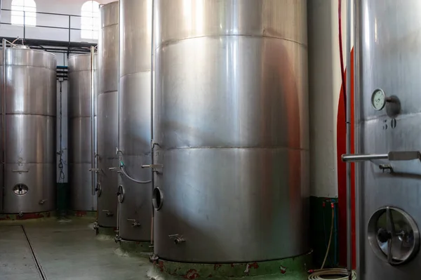 Making Wine Traditional Bodega Steel Tanks Old Wooden Barrels South — Fotografia de Stock