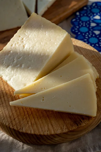 Spanish Hard Manchego Cow Sheep Goat Cheese Served Outdoor Morning — Foto de Stock