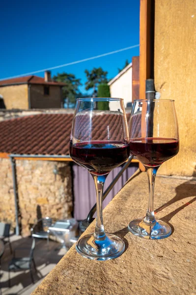 Tasting Red Wine Old Wine Maker Pierres Dores Region Yellow — Stockfoto