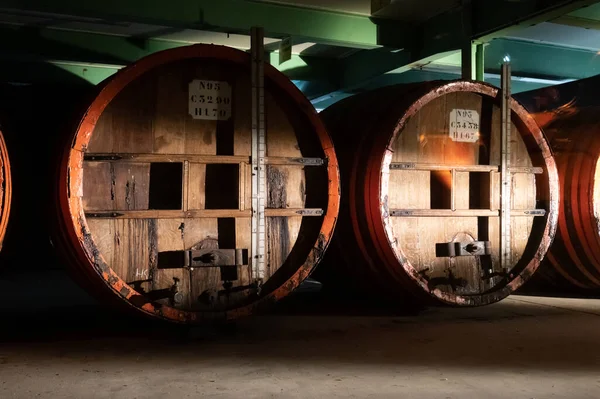 Equipamento Antigo Moderno Para Destilação Fortes Calvados Alcoólicos Maçã Normandia — Fotografia de Stock