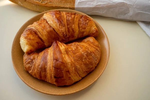 Summer Morning Provence Traditional Breakfast Fresh Baked Croissants Baguette Bread — 스톡 사진