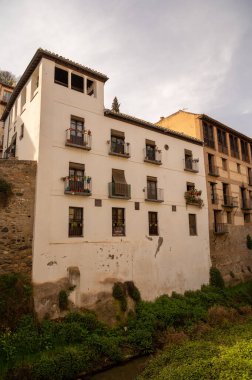 Bahar ayında eski dünya mirası şehri Granada, Endülüs, İspanya 'da yürüyüş