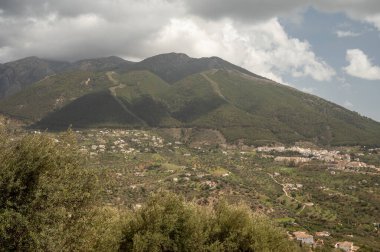 Malaga, Endülüs, İspanya yakınlarındaki Sierra de Tejeda dağlarında bahar mevsimi