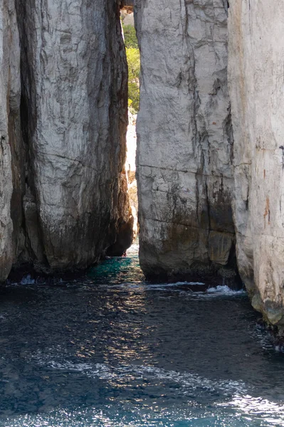 Limestone Cliffs Blue Sea Cassis Boat Excursion Calanques National Park — Zdjęcie stockowe