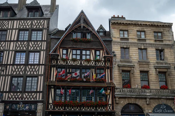 Spacer Starej Części Miasta Rouen Widok Ulicę Miejscowości Turystycznej Górna — Zdjęcie stockowe