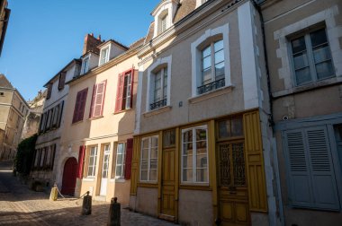 Auxerre 'in eski caddeleri ve evleri, Yonne Nehri' nin ortaçağ şehri, Burgundy 'nin kuzeyi, Fransa