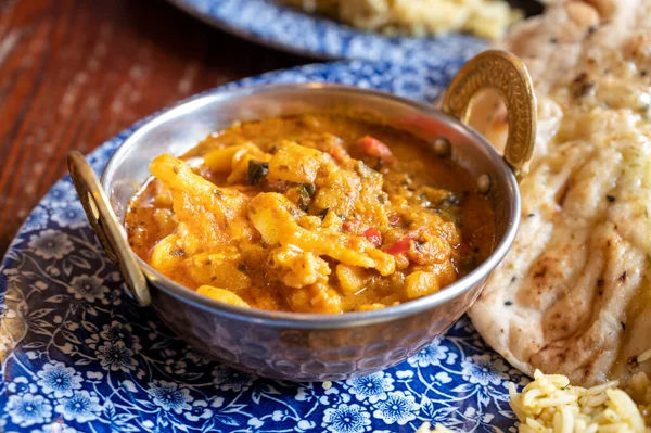 Indian Style Food Vegetarian Cauliflower Curry Dish Served Rice Garlic — стоковое фото