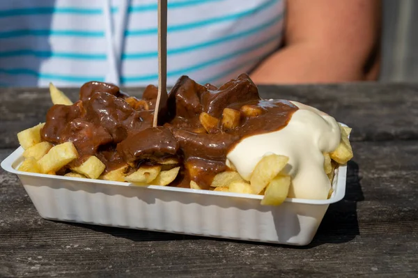 Traditional Fast Street Food Belgium French Fried Potatoes Beef Stew — Stockfoto