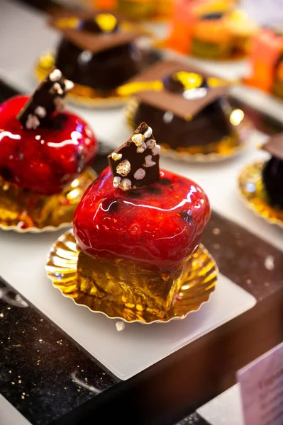 Avusturya Tatlıları Viyana Daki Kafede Sergilenen Farklı Çikolata Meyveli Kekler — Stok fotoğraf