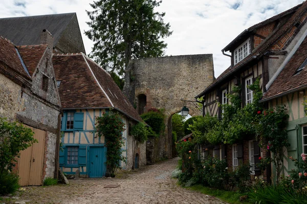 Toeristische Bestemming Een Van Mooiste Franse Dorpen Gerberoy Klein Historisch — Stockfoto
