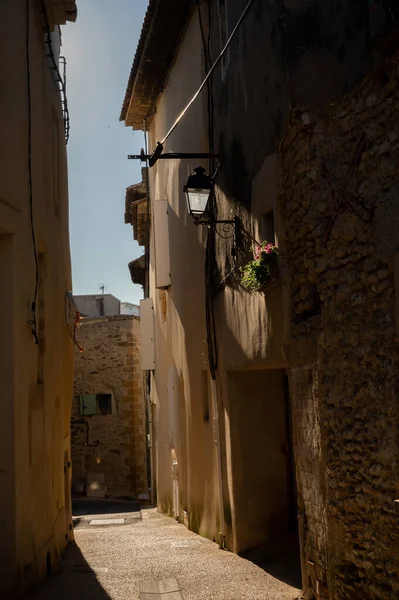 กในย คกลางในว แดดร สถานท านท าไวน อเส Chateauneuf Pape ในโพรวองซ — ภาพถ่ายสต็อก