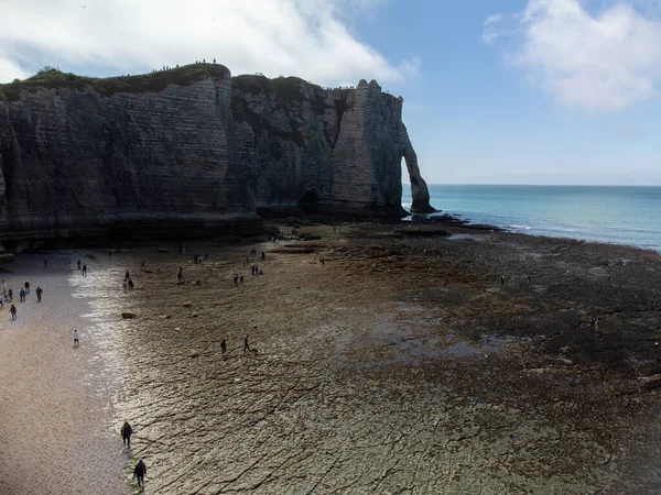 Alçak Gelgit Dönemi Okyanusun Dibindeki Beyaz Taşların Manzarası Fransa Nın — Stok fotoğraf