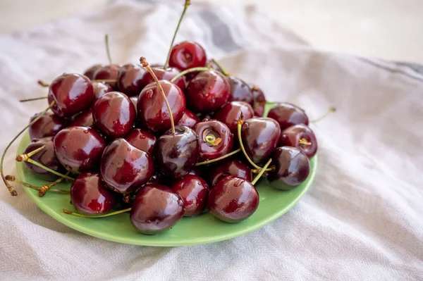 Riesige Französische Reife Schwarze Kirschen Neue Ernte Fertig Zum Essen — Stockfoto