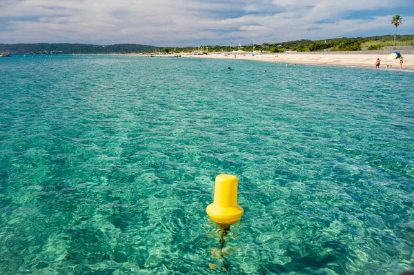 Kristalhelder Blauw Water Van Het Legendarische Strand Van Pampelonne Bij — Stockfoto